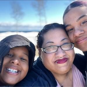 Meet your Posher, Denise